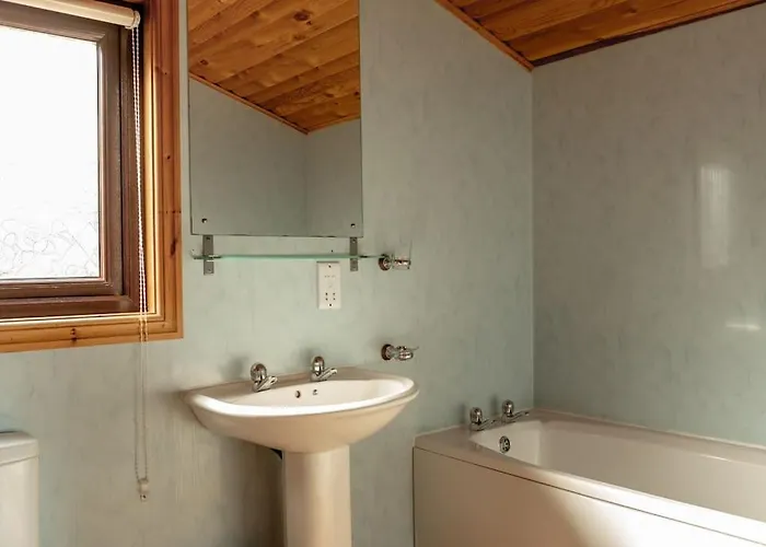 Wild Oats 11 - Yellowtop Country Park - Hot Tub - Yorkshire Selby