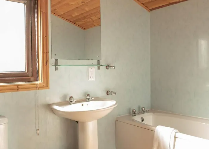 Wild Oats 11 - Yellowtop Country Park - Hot Tub - Yorkshire Willa